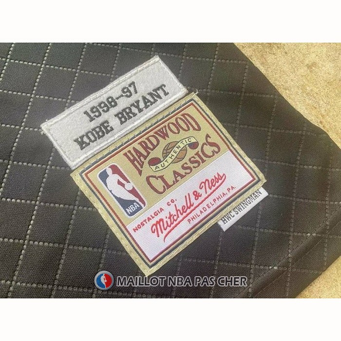 Maillot Los Angeles Lakers Kobe Bryant NO 8 Mitchell & Ness 1996-97 Noir